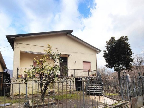 casa indipendente in vendita a Serino