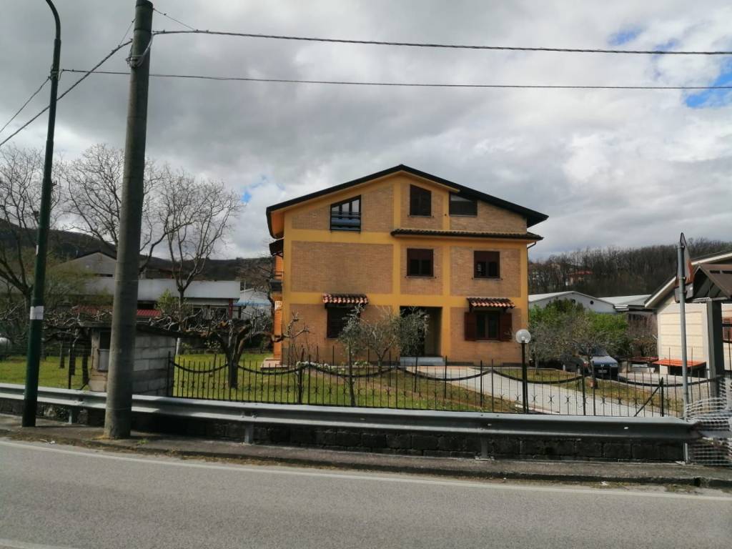 casa indipendente in vendita a Serino