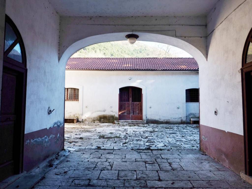 intera palazzina in vendita a Serino
