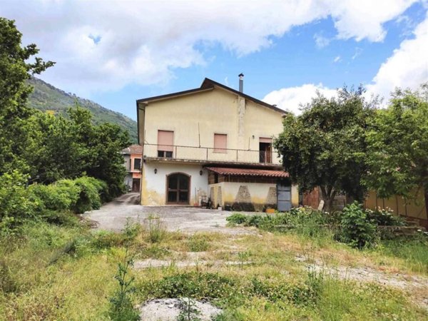 casa indipendente in vendita a Serino