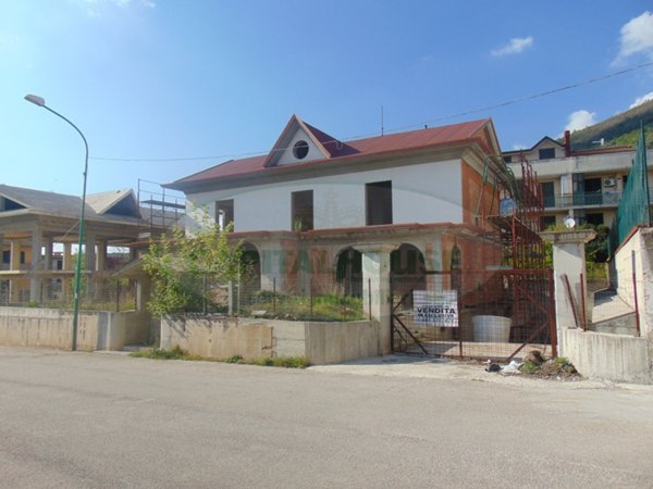 casa indipendente in vendita a Sirignano