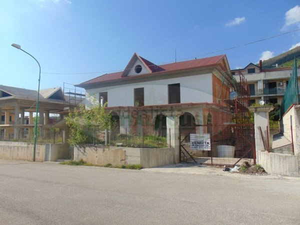 casa indipendente in vendita a Sirignano