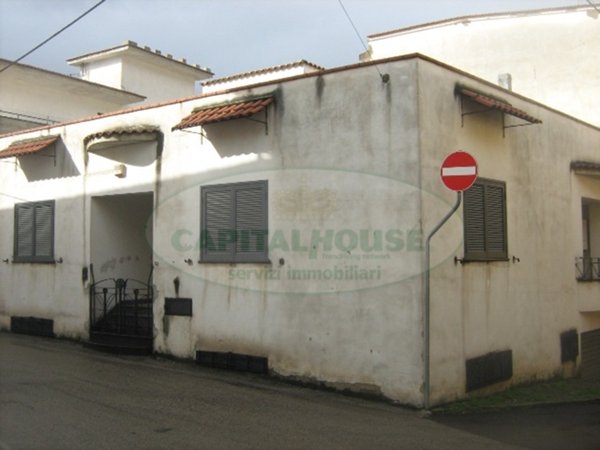 casa indipendente in vendita a Sirignano