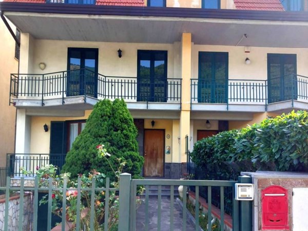 casa indipendente in vendita a Sirignano
