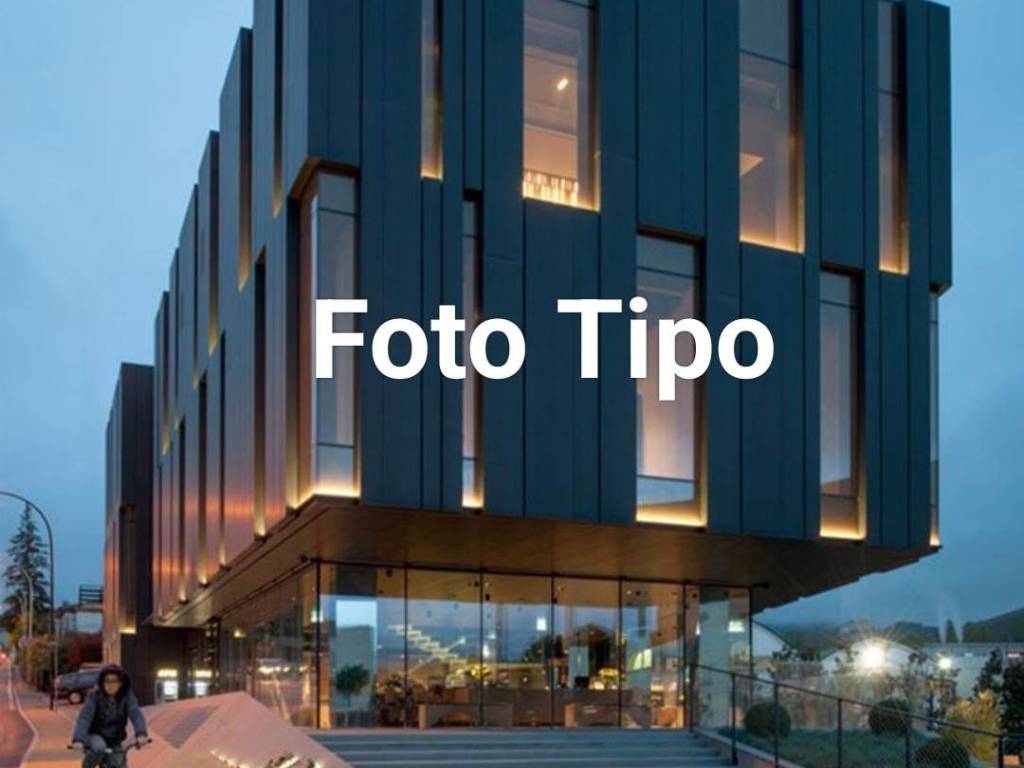 locale commerciale in vendita a Solofra