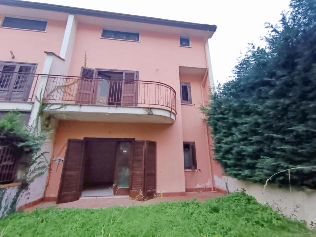 casa indipendente in vendita a Solofra