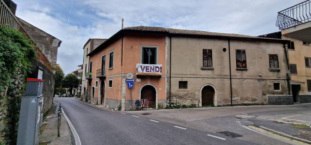 casa indipendente in vendita a Solofra