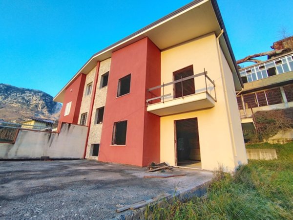 casa indipendente in vendita a Solofra