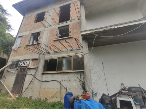 casa indipendente in vendita a Solofra