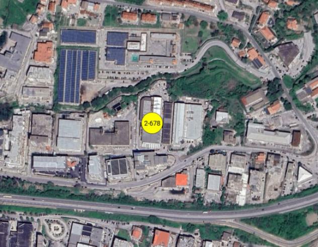 locale commerciale in vendita a Solofra