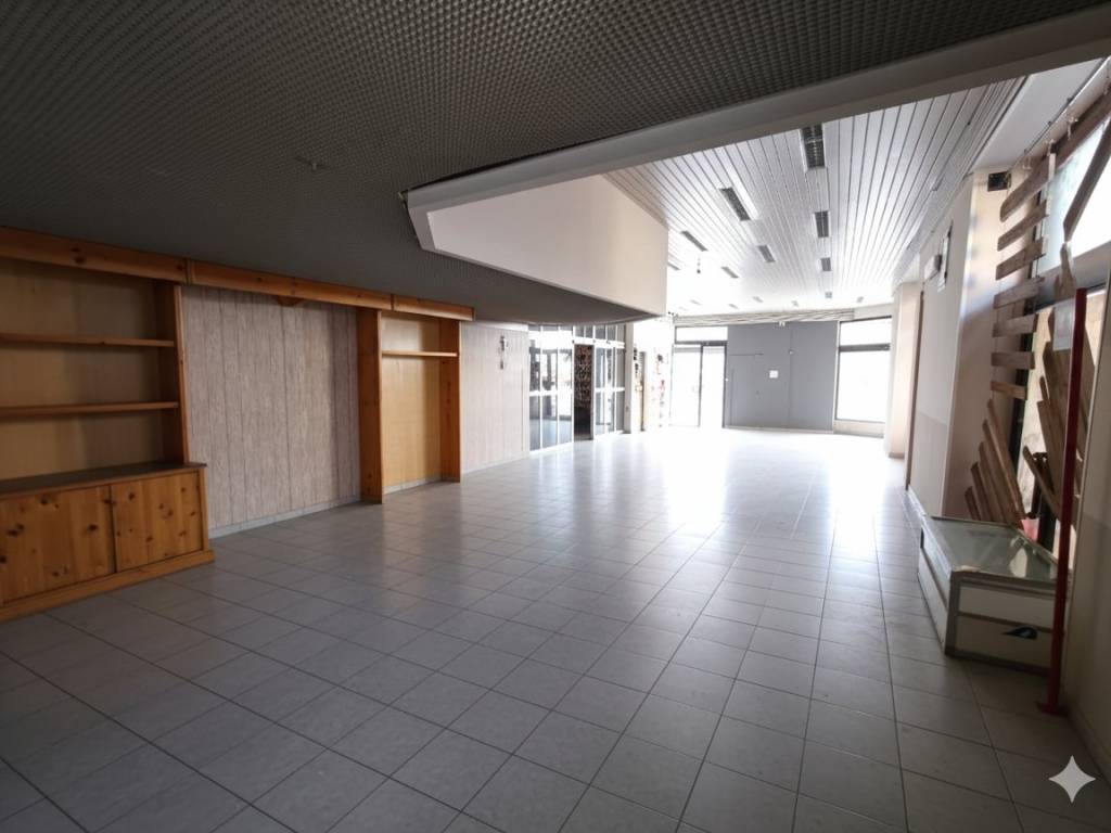 negozio in vendita a Solofra