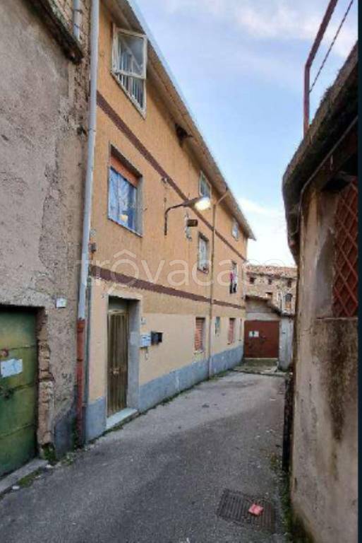 intera palazzina in vendita a Solofra
