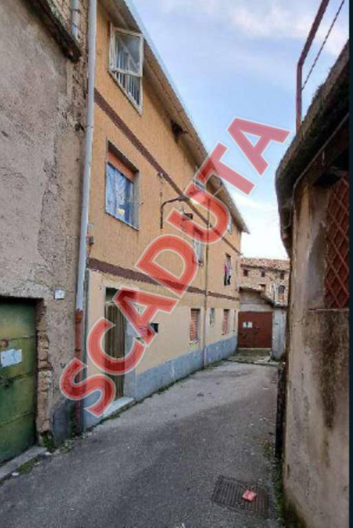 intera palazzina in vendita a Solofra