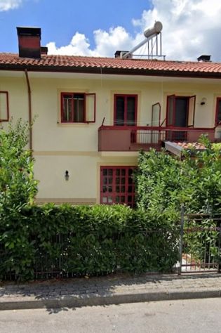 casa indipendente in vendita a Solofra in zona Sant'Agata Irpina