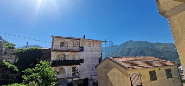 casa semindipendente in vendita a Solofra