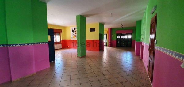 locale commerciale in vendita a Solofra