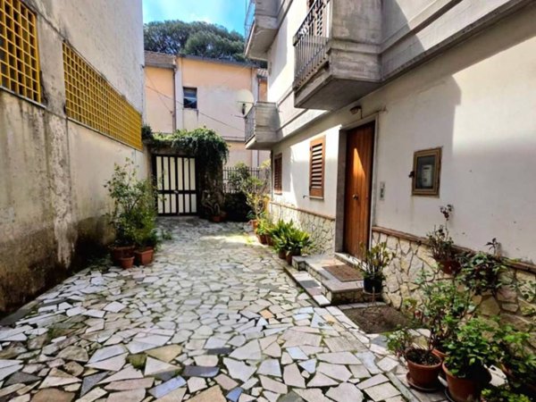 casa indipendente in vendita a Solofra