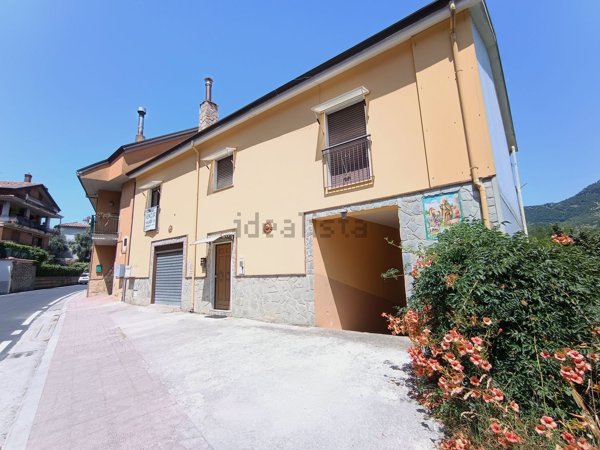 casa indipendente in vendita a Solofra