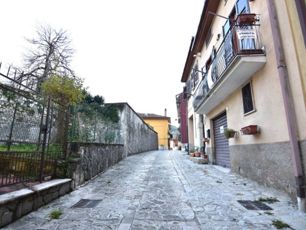 casa indipendente in vendita a Sorbo Serpico