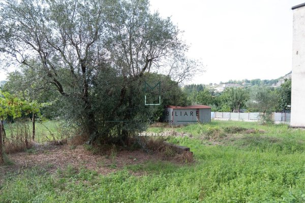 locale di sgombero in vendita a Sorbo Serpico