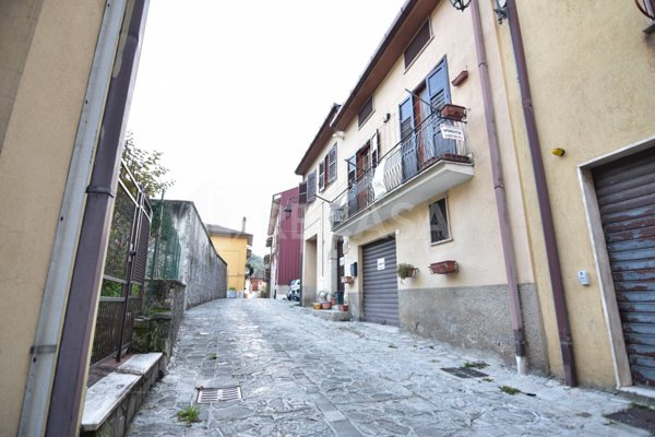 casa indipendente in vendita a Sorbo Serpico