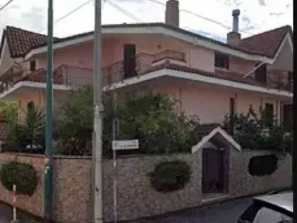 casa indipendente in vendita a Sperone