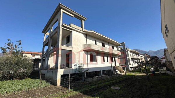 casa indipendente in vendita a Sperone