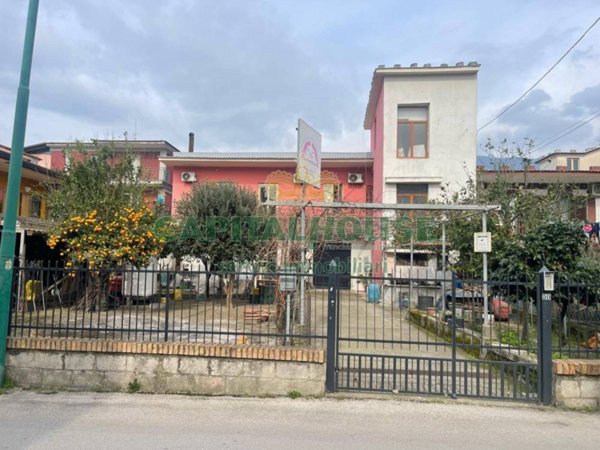 casa indipendente in vendita a Sperone