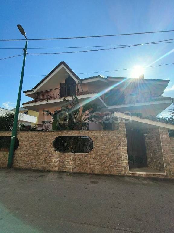 casa indipendente in vendita a Sperone