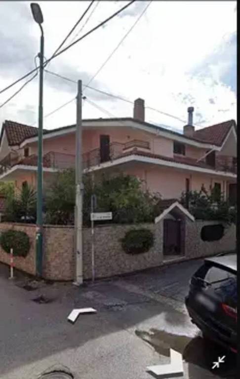 casa indipendente in vendita a Sperone