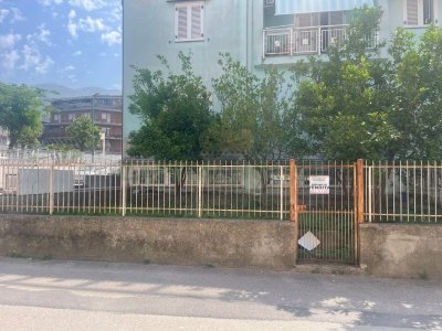 negozio in vendita a Sperone