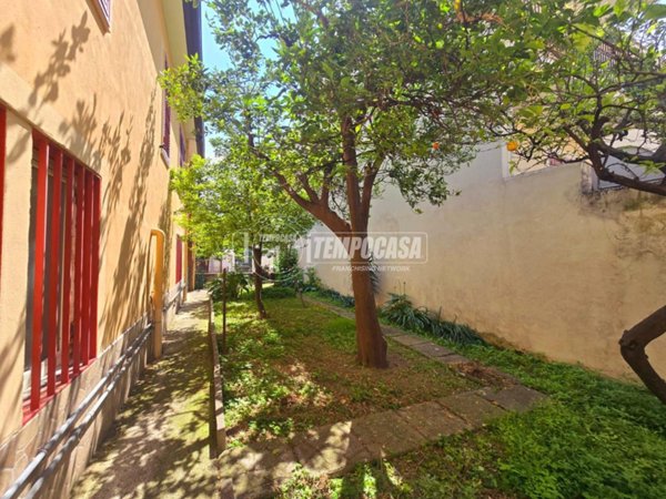 casa indipendente in vendita a Sperone