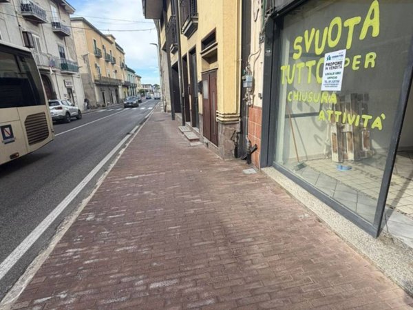 negozio in vendita a Sperone