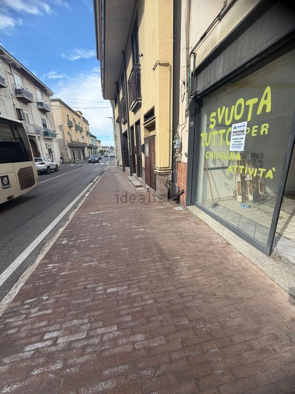 locale commerciale in vendita a Sperone