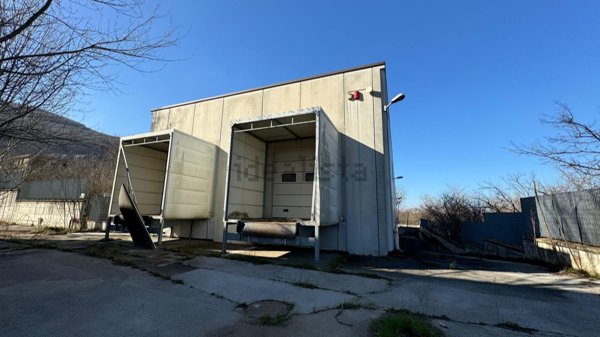 ufficio in vendita a Sperone