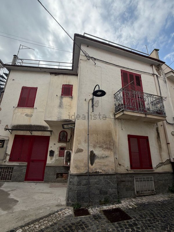 casa indipendente in vendita a Sperone