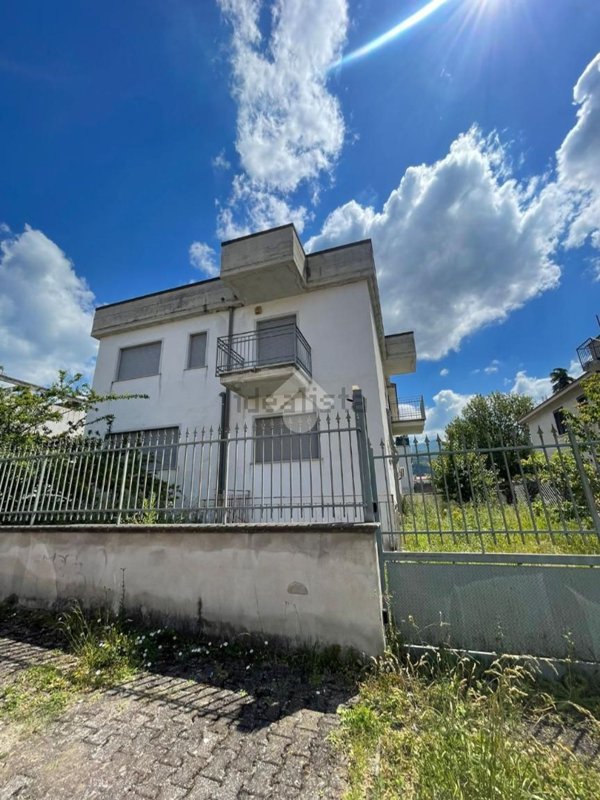 casa indipendente in vendita a Sperone