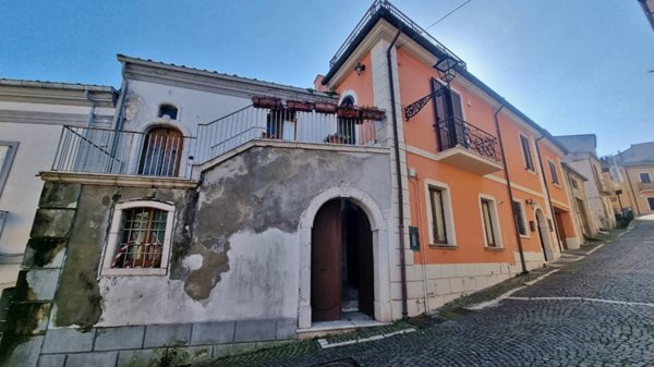 casa indipendente in vendita a Sturno