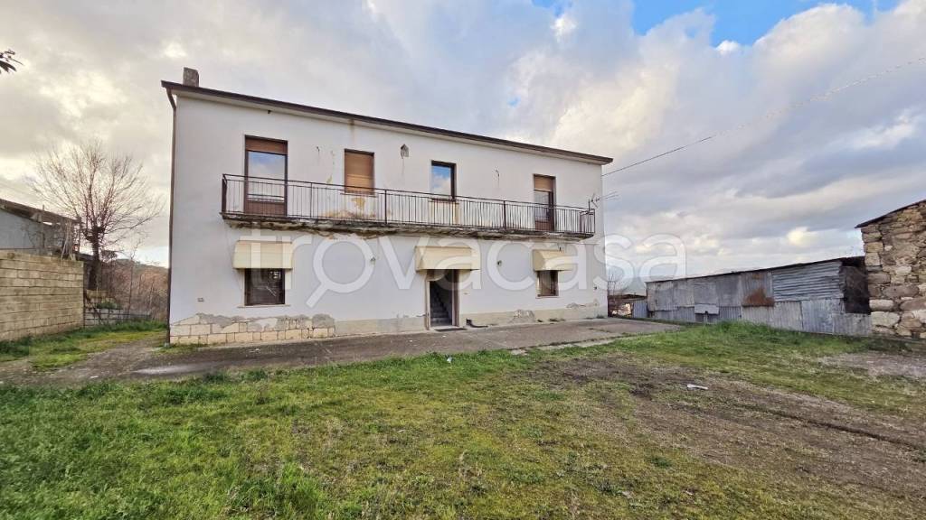 casa indipendente in vendita a Sturno