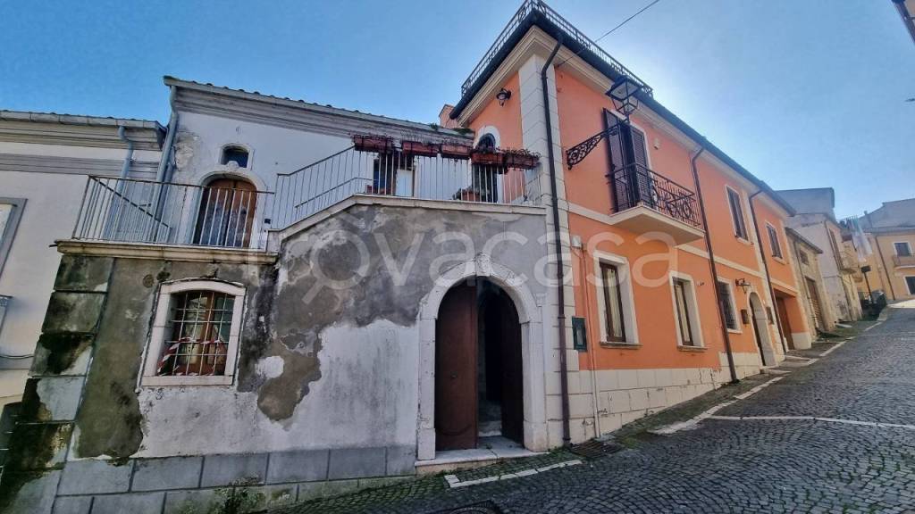 casa indipendente in vendita a Sturno
