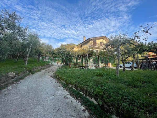 casa indipendente in vendita a Summonte