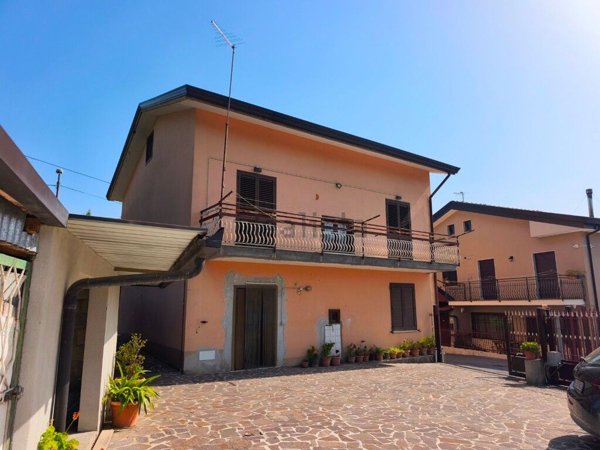casa indipendente in vendita a Summonte in zona Starze