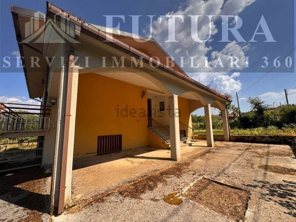 casa indipendente in vendita a Summonte in zona Embreciera