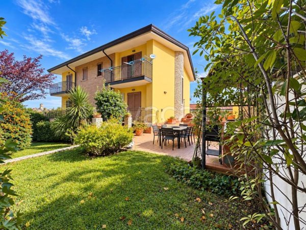 casa indipendente in vendita a Summonte in zona Embreciera