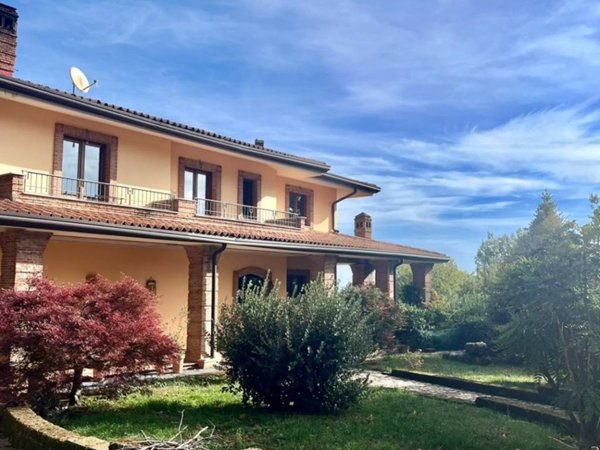 casa indipendente in vendita a Summonte in zona Embreciera