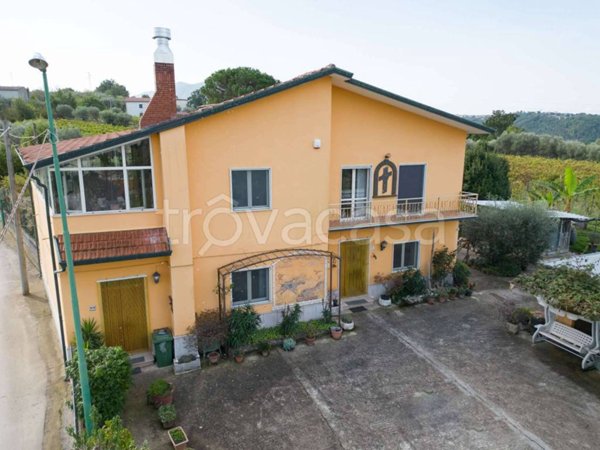 casa indipendente in vendita a Taurasi