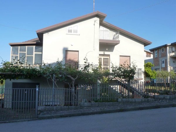 casa indipendente in vendita a Taurasi
