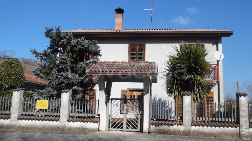 casa indipendente in vendita a Teora