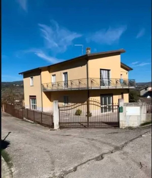 casa indipendente in vendita a Teora