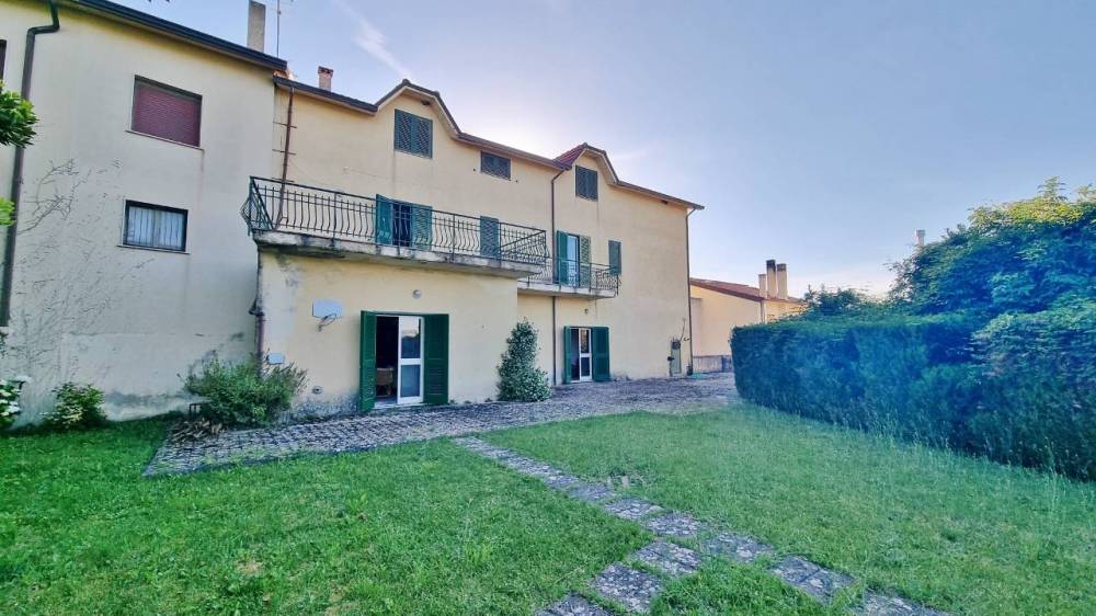 casa indipendente in vendita a Torella dei Lombardi